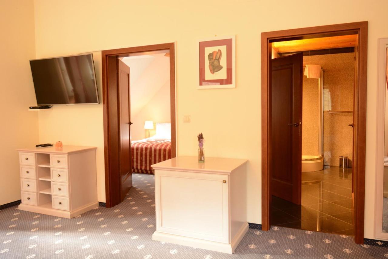 Hotel Hradna Brana Bratislava Exteriör bild
