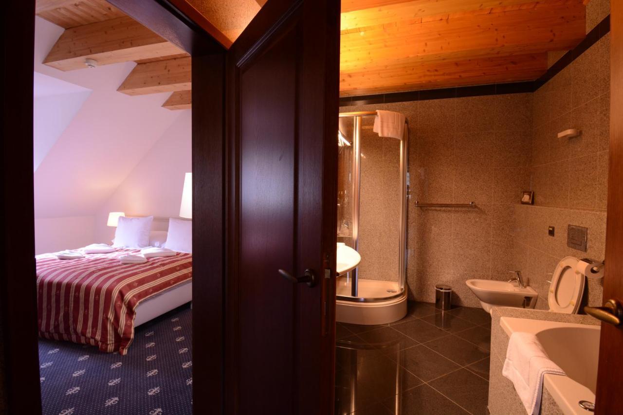 Hotel Hradna Brana Bratislava Exteriör bild