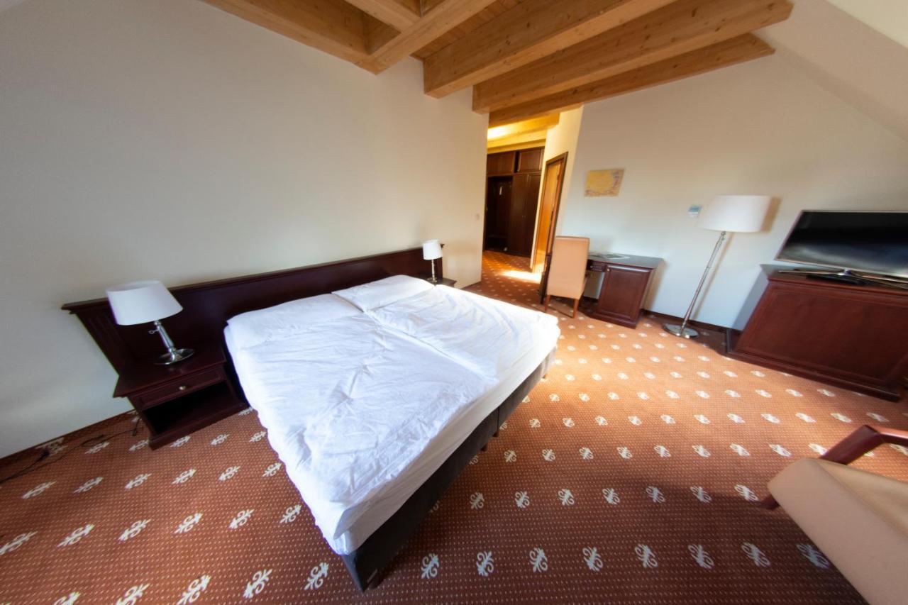 Hotel Hradna Brana Bratislava Exteriör bild