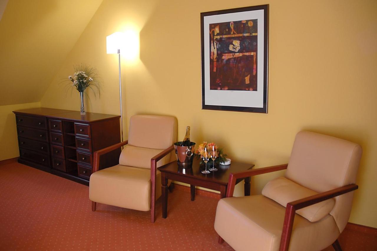 Hotel Hradna Brana Bratislava Exteriör bild