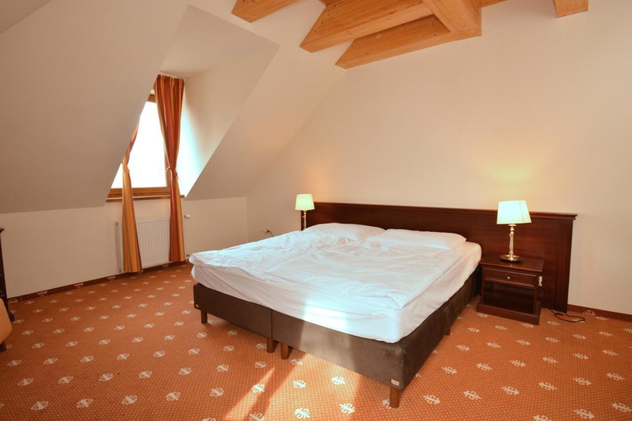 Hotel Hradna Brana Bratislava Exteriör bild